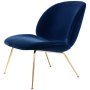 Beetle Lounge fauteuil Gubi Velvet 4958, brass onderstel