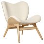 A Conversation Piece Low fauteuil naturel eiken, Teddy White