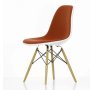 Eames DSW gestoffeerde stoel, bekleding rood/cognac, kuip wit