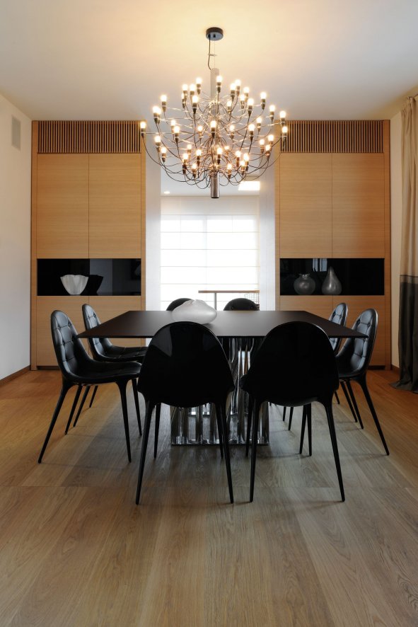 Gallery image for position 3