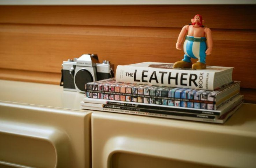 Gallery image for position 9