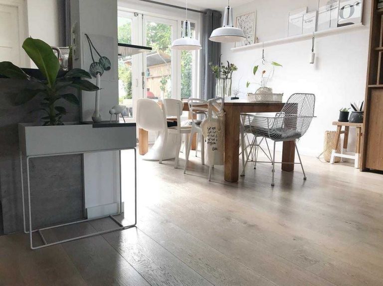 Gallery image for position 4