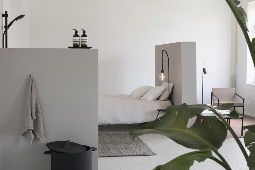 Gallery image for position 4