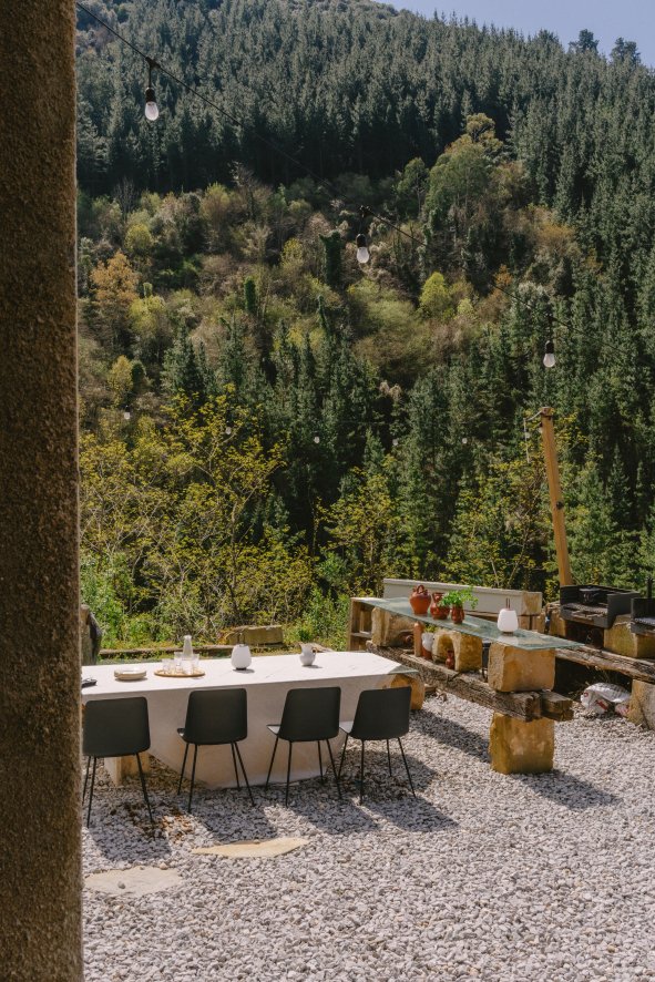 Gallery image for position 15